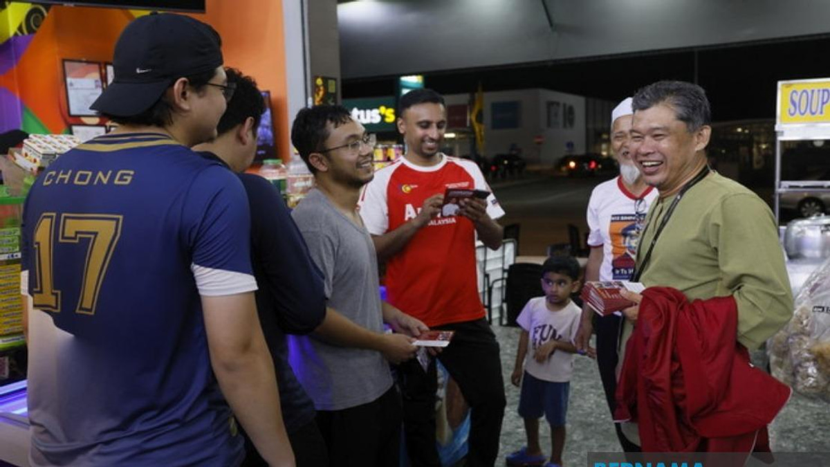 Nazri Charts Skills-Based Path to Keep Johor Youth at Home in Simpang Jeram Battle