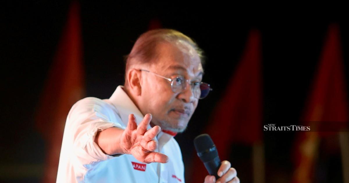 Anwar Ibrahim Orders Fast-Track Processing of 15,000 Foreign Worker Applications