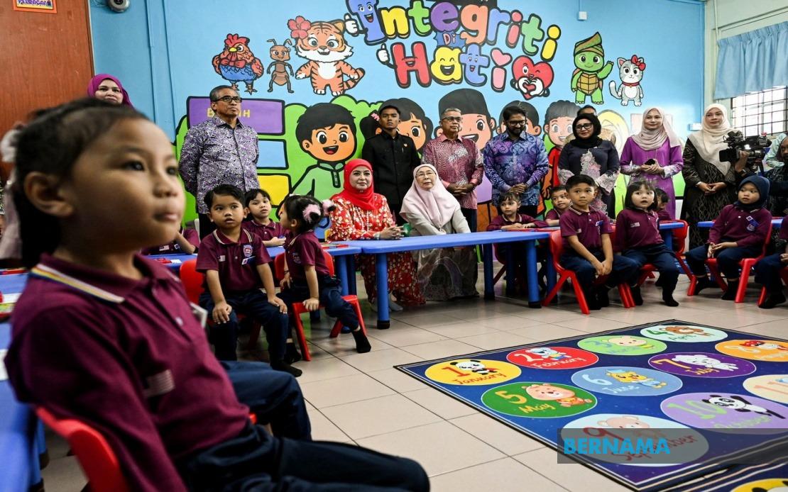 Queen Zarith Sofiah Launches Children's Integrity Module to Shape Honest Generation