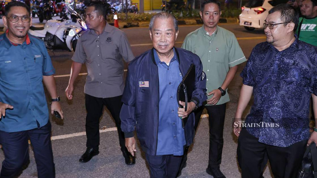 Perikatan Nasional Calls Emergency Supreme Council Meeting as Political Tensions Intensify