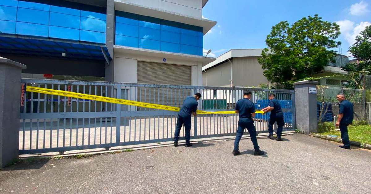 Woman and security guard held after Malaysian, Johor flags hoisted inverted at Indahpura factory