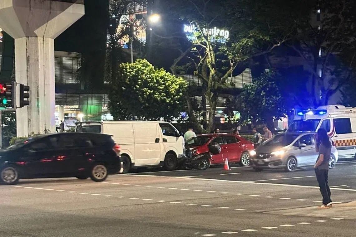Singapore Van Driver Arrested for Drug-Impaired Driving After Bukit Panjang Multi-Vehicle Collision