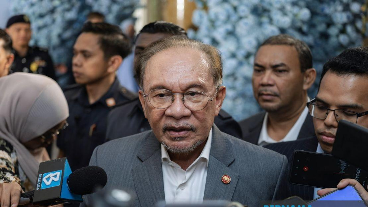 Anwar Yet To Receive Briefing On Four Melaka DAP Assemblymen's Withdrawal