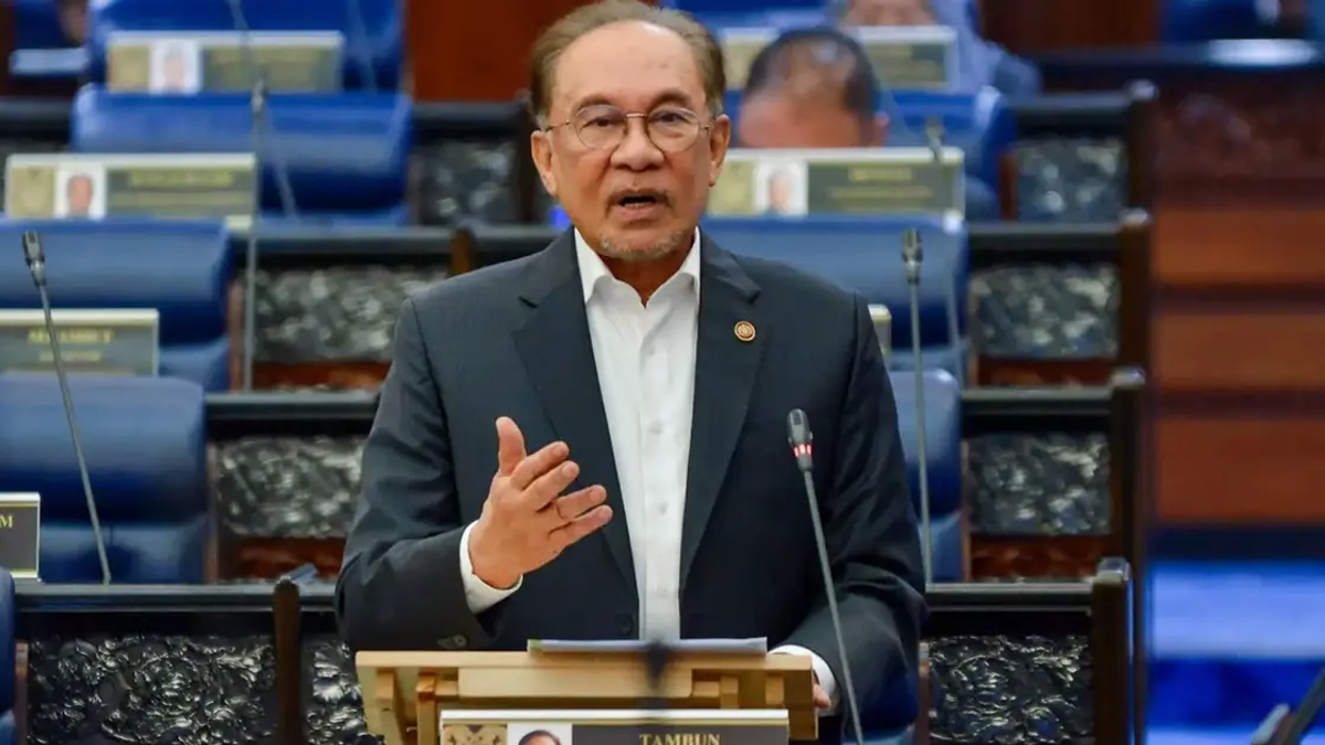Anwar Urges Patience as Government Pursues Mandate, Rejects Early Election Calls