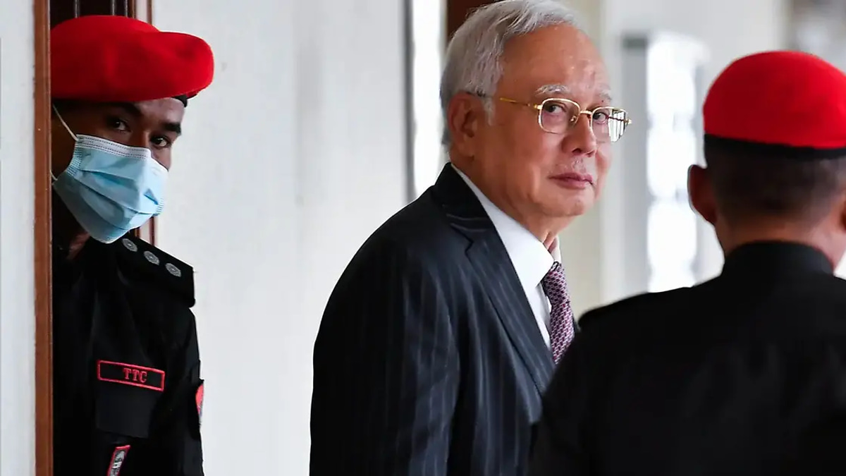 Najib's Legal Team Challenges Timing and Impartiality of 1MDB Fraud Investigation