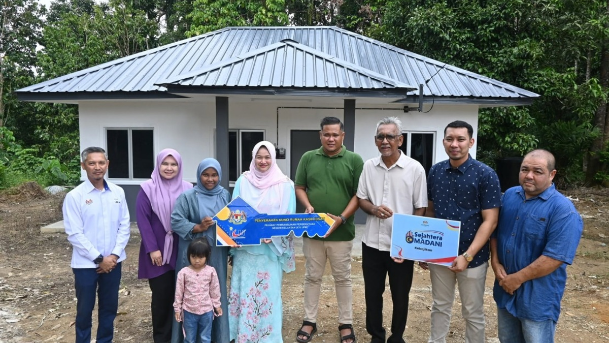 Government Delivers Rumah Kasih Ihsan Homes to Jeli Residents, Strengthening Welfare Push