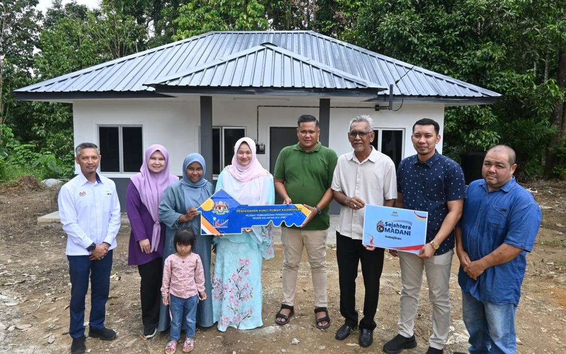 Government Delivers Rumah Kasih Ihsan Homes to Jeli Residents, Strengthening Welfare Push