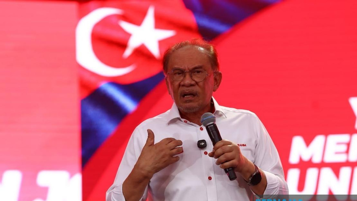 Anwar Denies BMW Purchase Claims, Clarifies Mercedes-Benz Gift from King