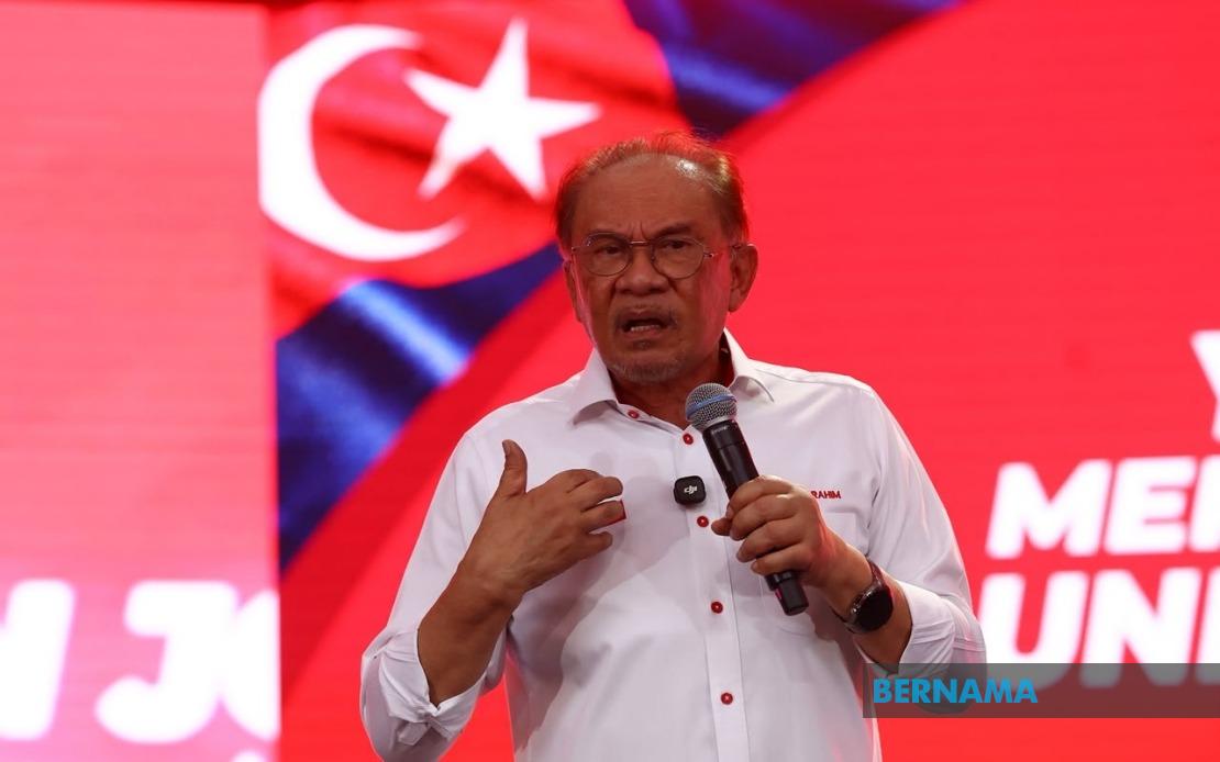 Anwar Denies BMW Purchase Claims, Clarifies Mercedes-Benz Gift from King
