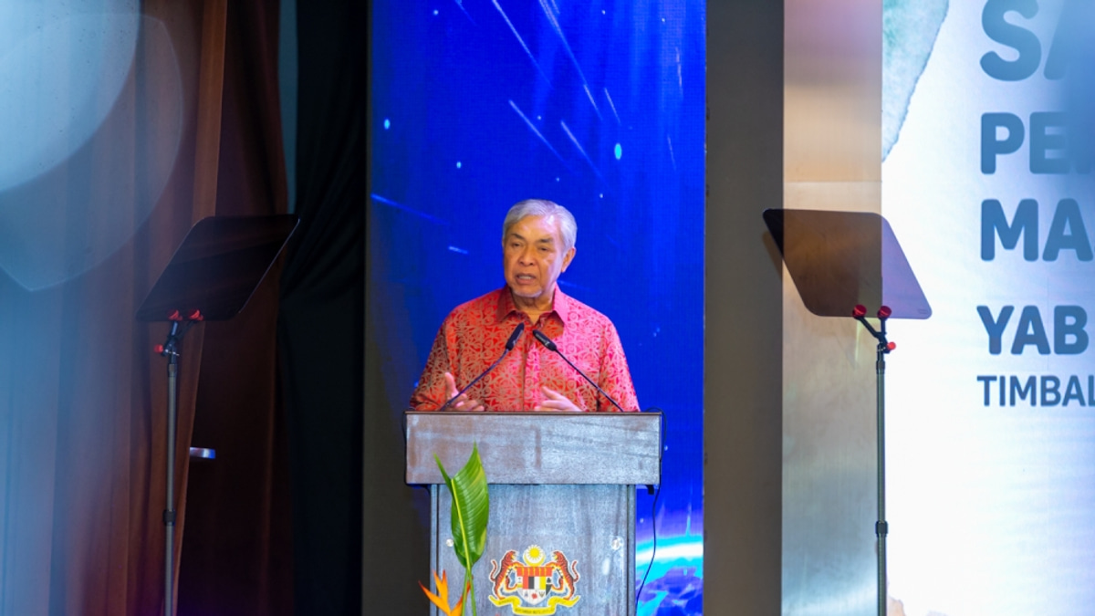 Zahid Dismisses Reports of Opposition Bloc Meeting, Reaffirms Commitment to Unity Government