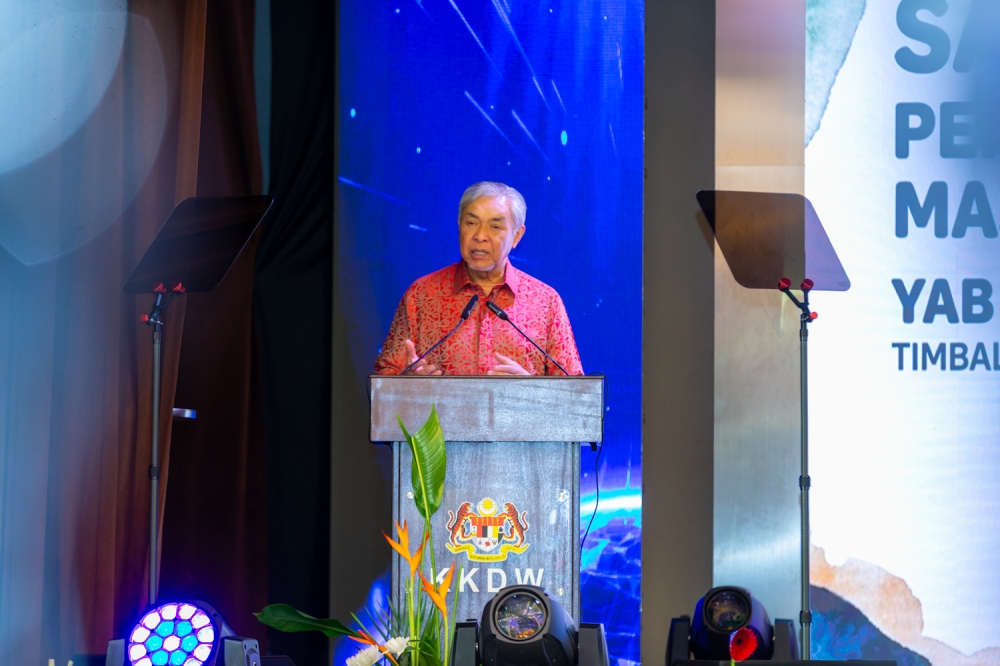 Zahid Dismisses Reports of Opposition Bloc Meeting, Reaffirms Commitment to Unity Government