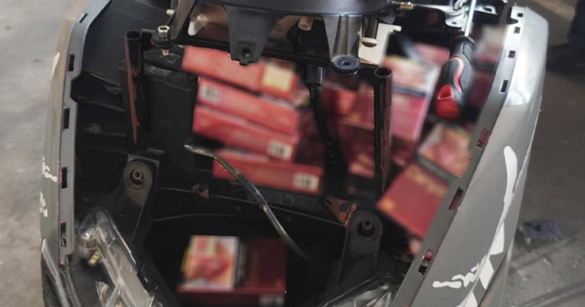 Woman Nabbed Trying to Smuggle 400 Cigarette Packets Into Singapore