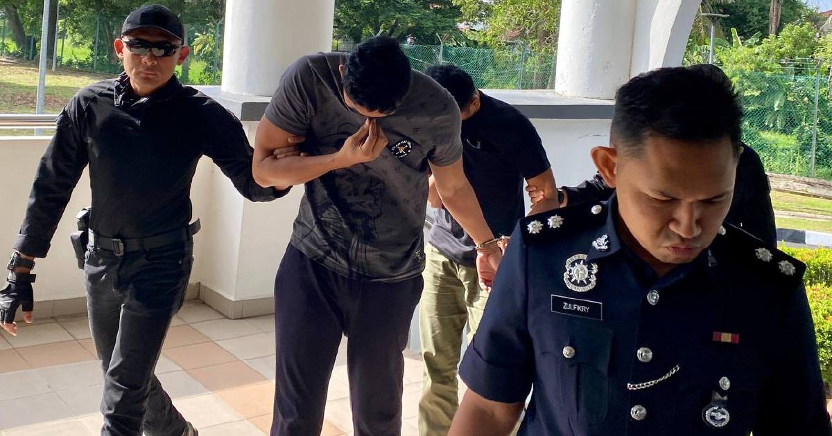 Two soldiers charged with smuggling Myanmar nationals into Malaysia