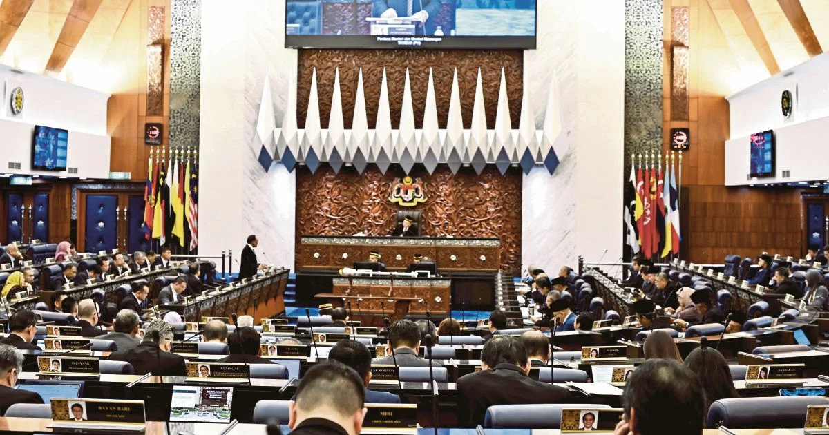 Parliament descends into acrimony as PAS and Bersatu clash over opposition leadership