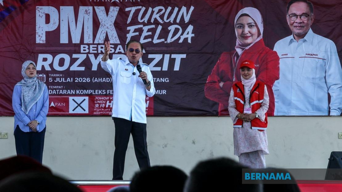 Anwar Commits to Solving FELDA Second-generation Housing Crisis