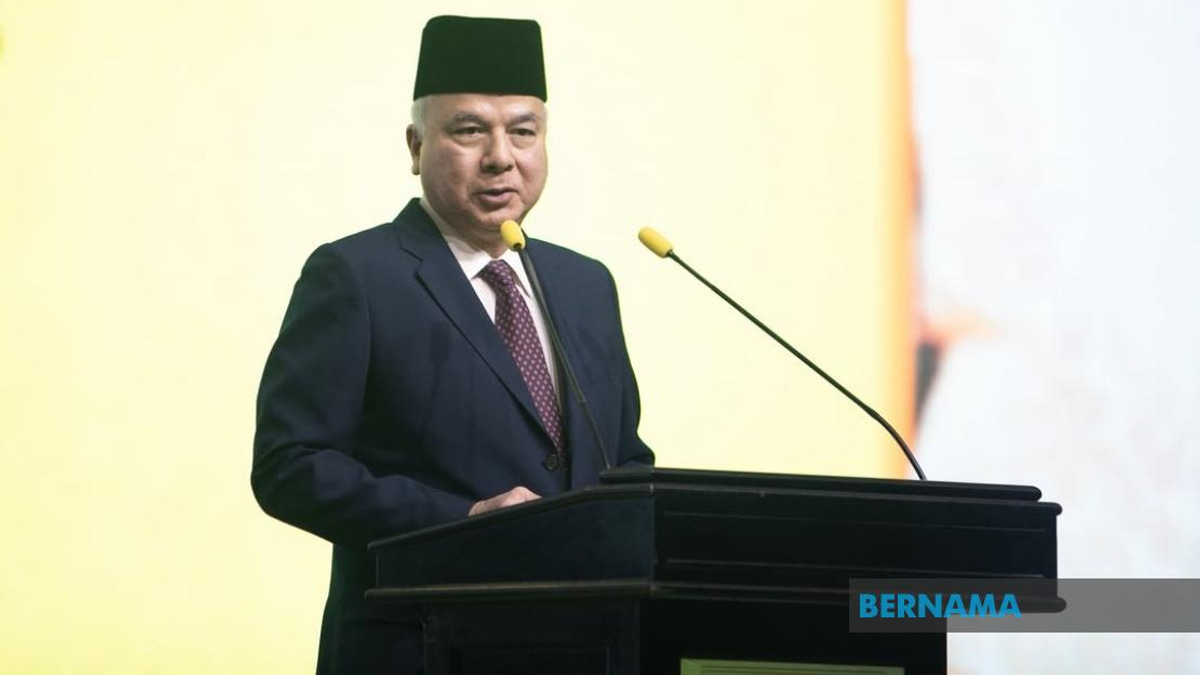 Strong Institutions and Accountable Leadership Essential for National Progress, Says Sultan Nazrin