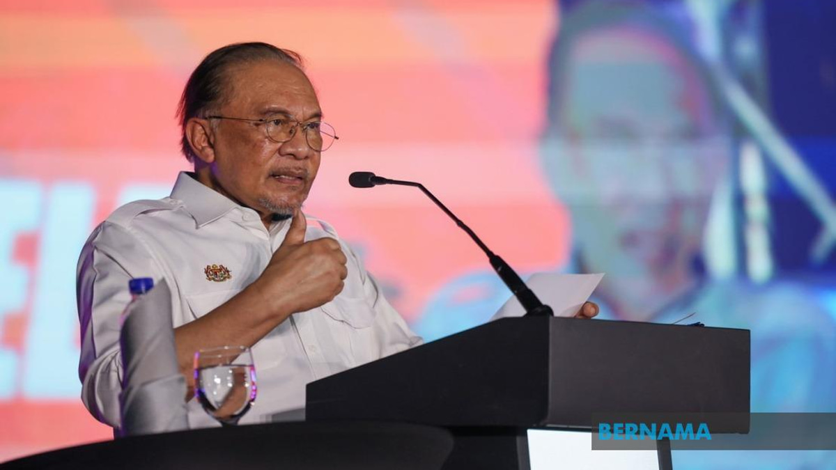 Anwar Calls on FELDA To Strengthen Governance Standards and Learn From Organisational Failures