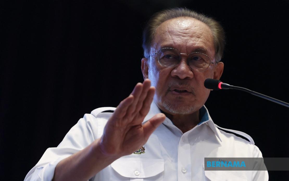Anwar Cautions Against Weaponising Royal Institutions in Election Campaigns