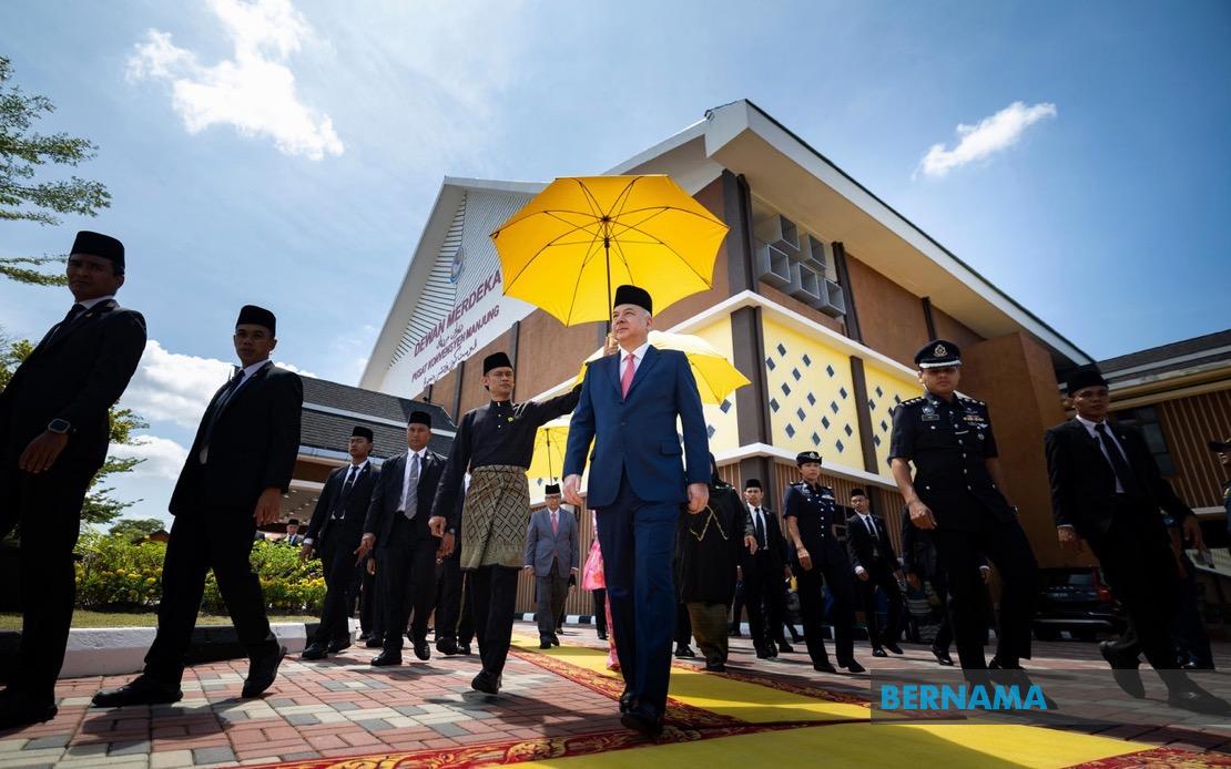 Sultan Nazrin Officially Opens Manjung's RM12.7 Million Merdeka Hall
