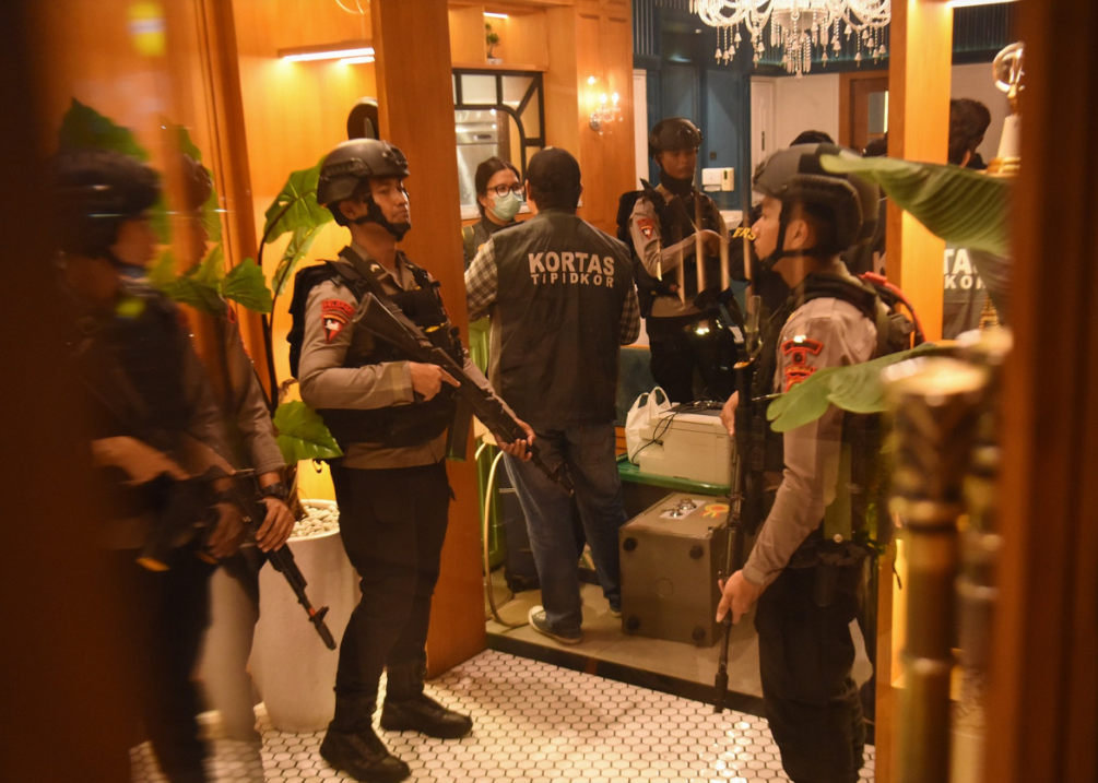 Jakarta's Biggest Law Enforcement Scandal in Years: Deputy AG's Stunning Gold and Cash Cache Exposed