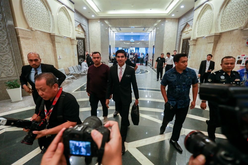 Syed Saddiq awaits Federal Court verdict as supporters gather at Palace of Justice
