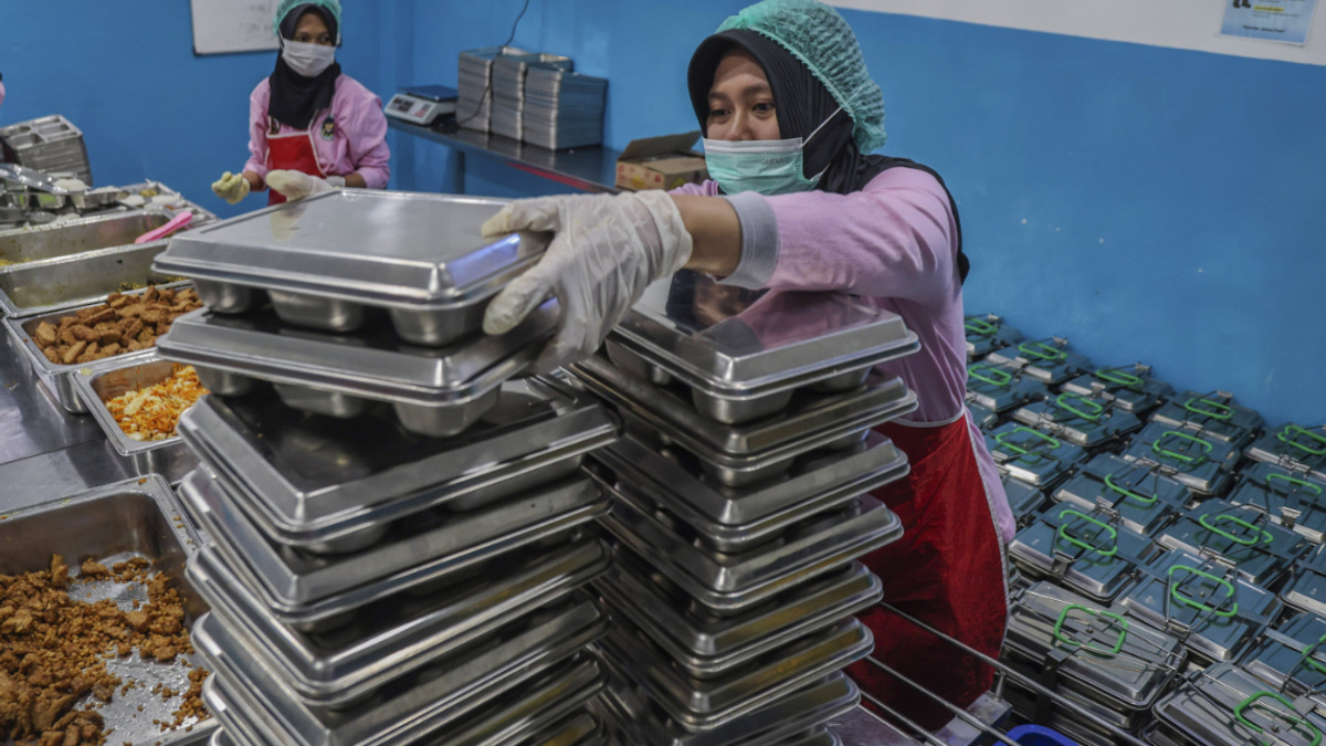Prabowo Orders Strategic Reviews of Free Meals and Red and White Cooperative Programmes