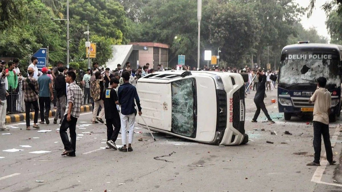 Delhi Police Register 10 Cases Over Cockroach Janta Party Protest as Video Misinformation Spreads