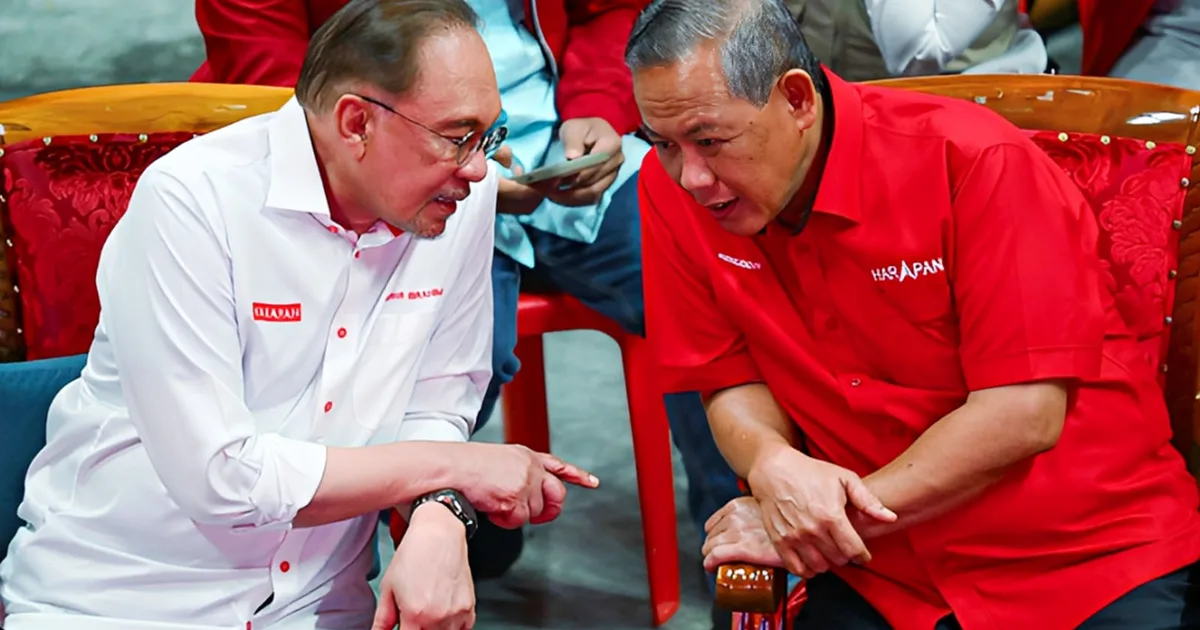 Anwar praises Aminuddin's grace in defeat, calls him vital mentor for PKR's younger generation