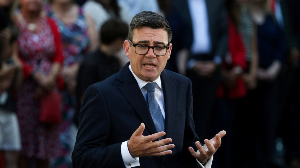Anwar Extends Congratulations to UK's New PM Andy Burnham, Pledges Enhanced Partnership