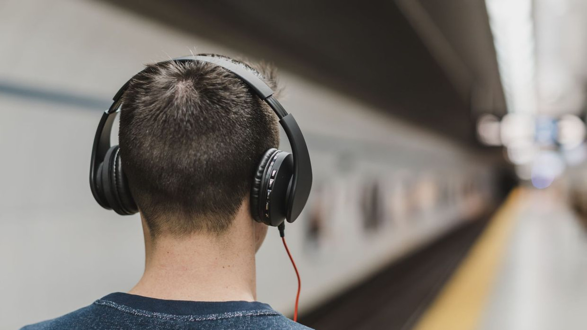 Musicians Push Back as Record Labels Rush AI Training Deals Without Artist Consent