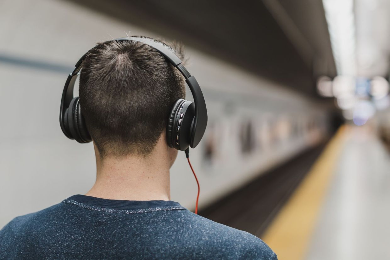 Musicians Push Back as Record Labels Rush AI Training Deals Without Artist Consent