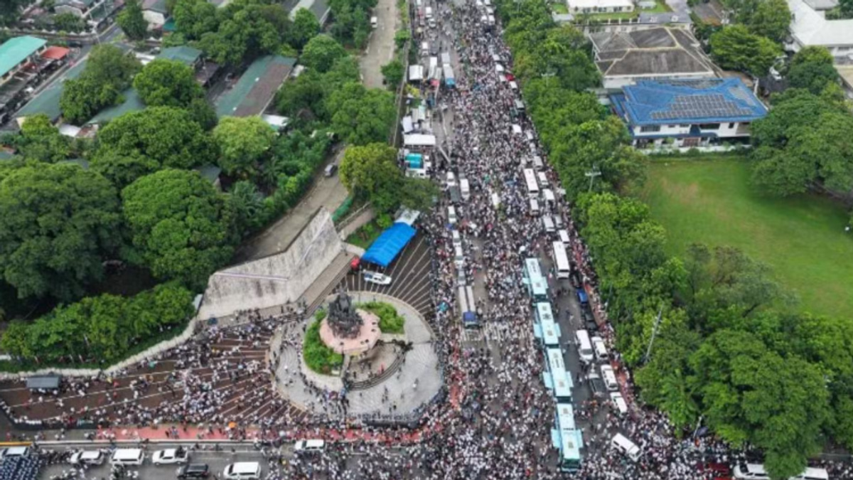 Iglesia Ni Cristo Mobilizes Thousands to Defend Senator Marcoleta Against Graft Charges