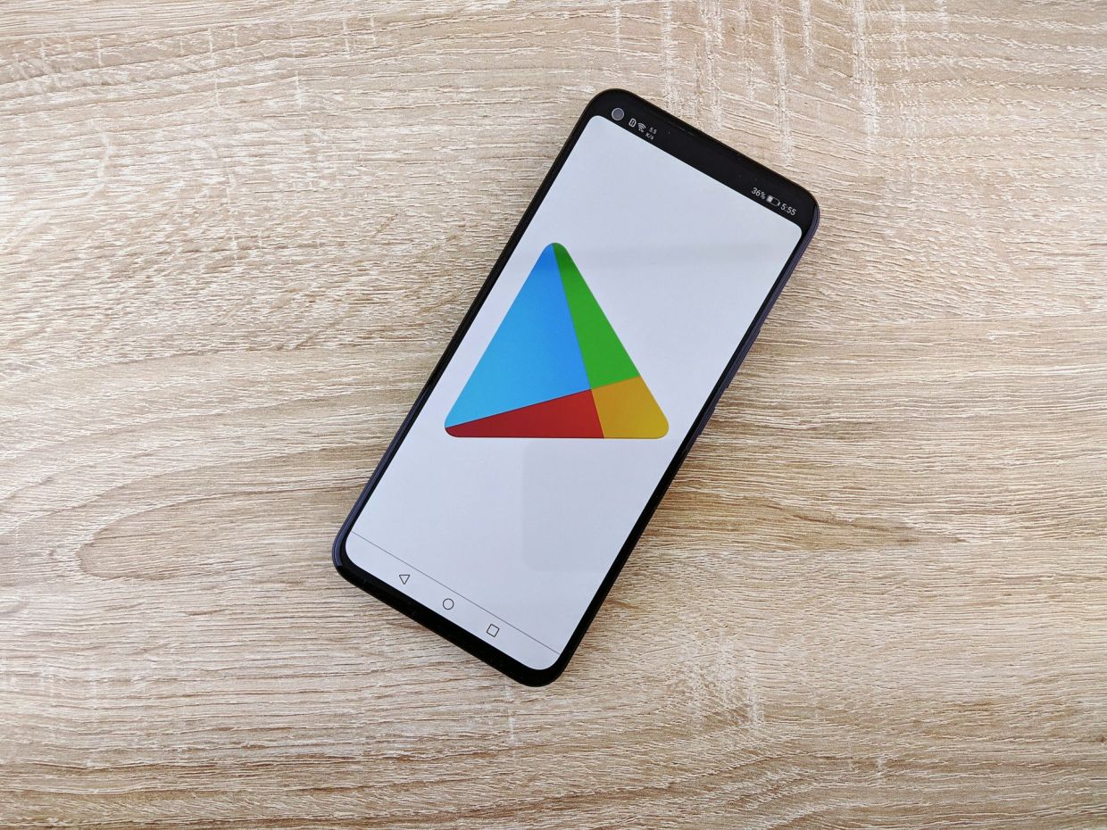 Google Backs Down on App Store Plan, Will Allow Rivals Inside Play Store