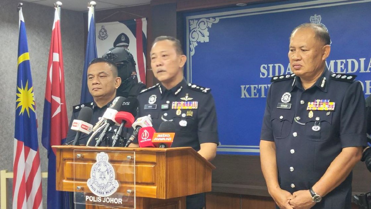 Five Arrested Over Inverted Malaysian and Johor State Flags