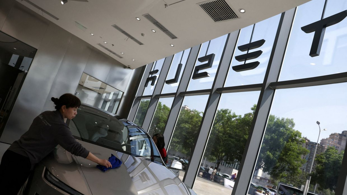 Tesla hit with record 3 million vehicle recall in China over door-handle safety flaw