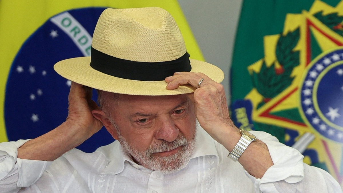 Lula Holds Narrow Edge Over Flavio Bolsonaro in Brazil's Tightening Presidential Race