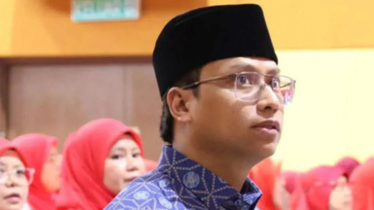 Puad's son defends father's remarks, says history will judge Umno stance