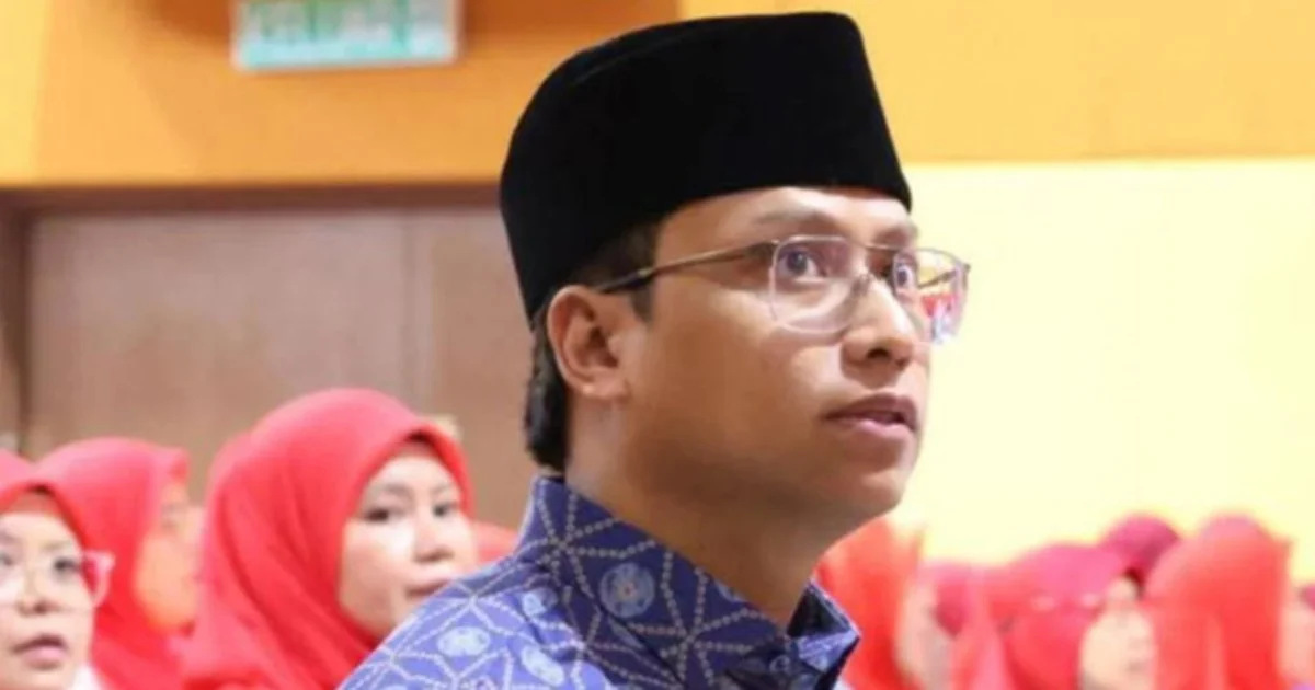 Puad's son defends father's remarks, says history will judge Umno stance