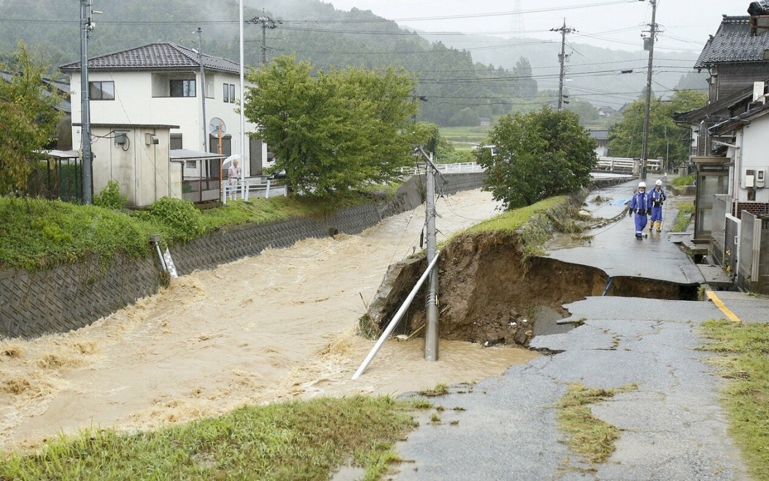 Central Japan Battered by Extreme Rainfall; Thousands Evacuated as Landslides and Flooding Threaten Lives