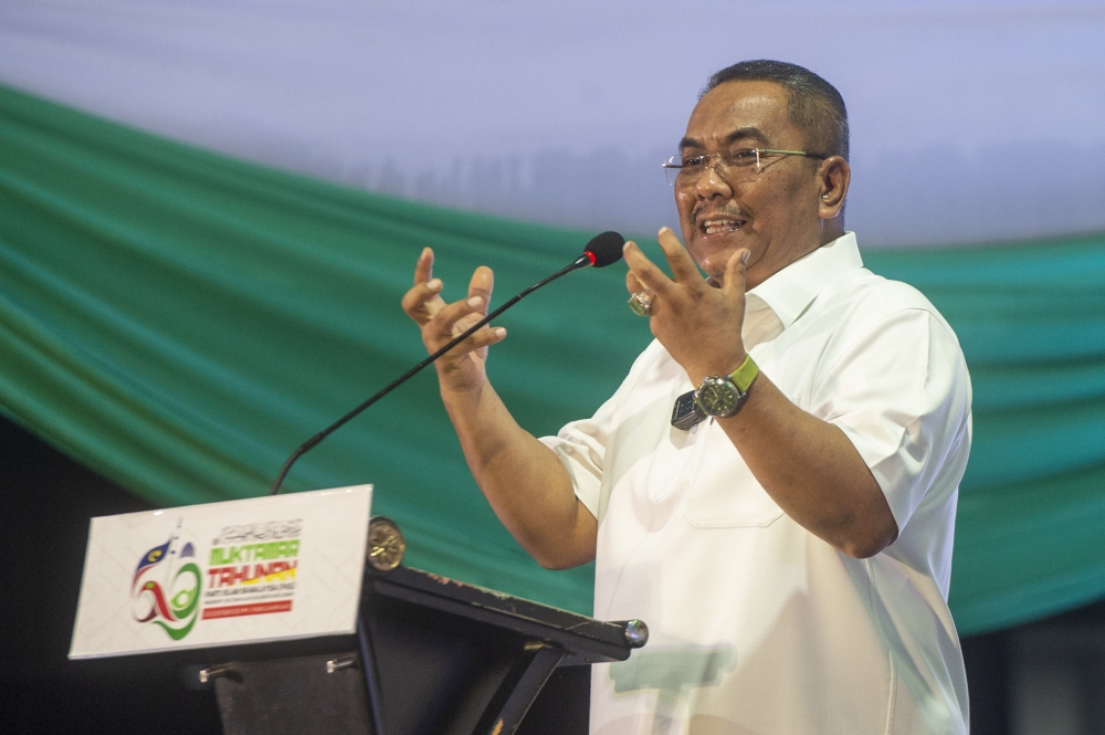 Zahid Warns Sanusi Against Negeri Sembilan Campaign, Urges Focus on Kedah Governance