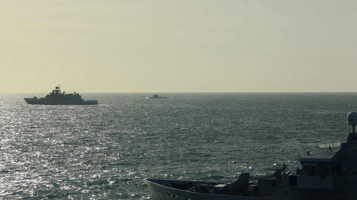 UK PM Downplays Russian Warship Incident in English Channel as 'Reckless' Rather Than Hostile