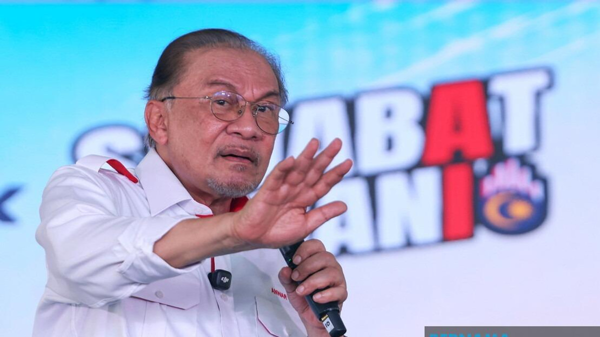 Anwar Urges Balance Between Technological Advancement and Moral Values