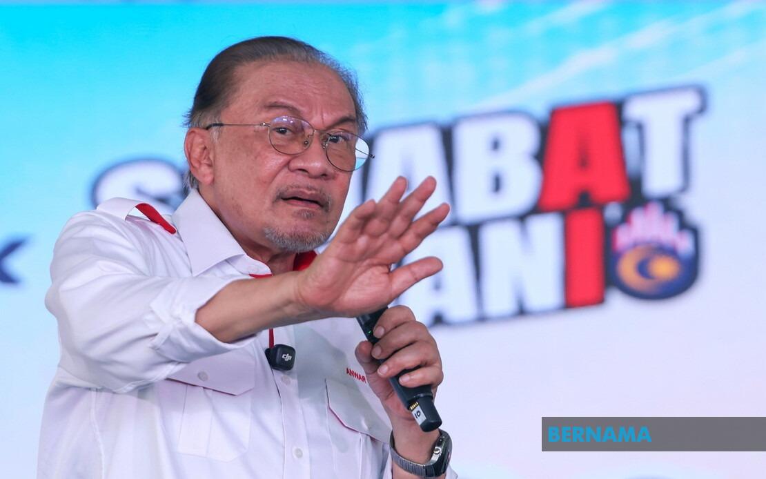 Anwar Urges Balance Between Technological Advancement and Moral Values