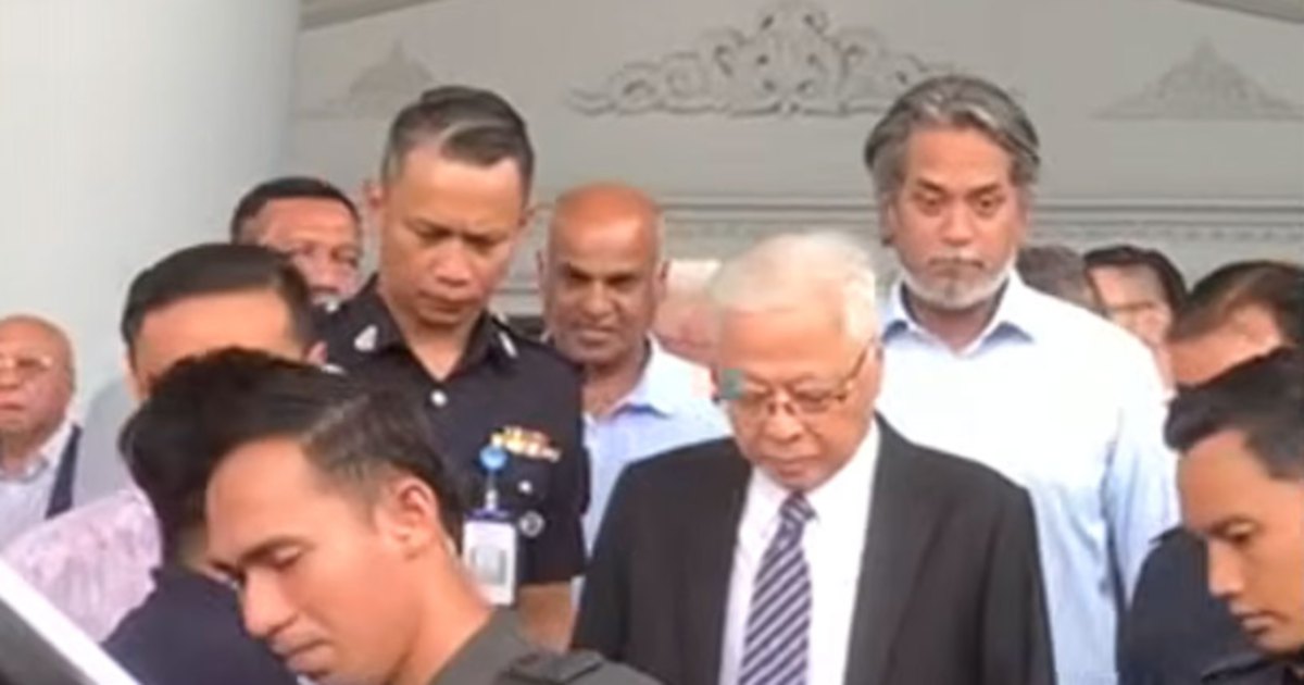 Khairy's Court Appearance Shows Support for Ismail Sabri as Legal Battle Intensifies
