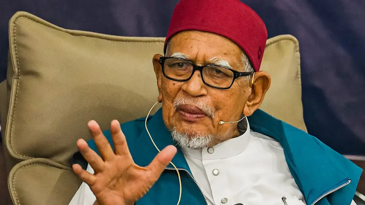 Hadi Explains PN's Decision to Step Back and Let Umno Lead Johor Campaign