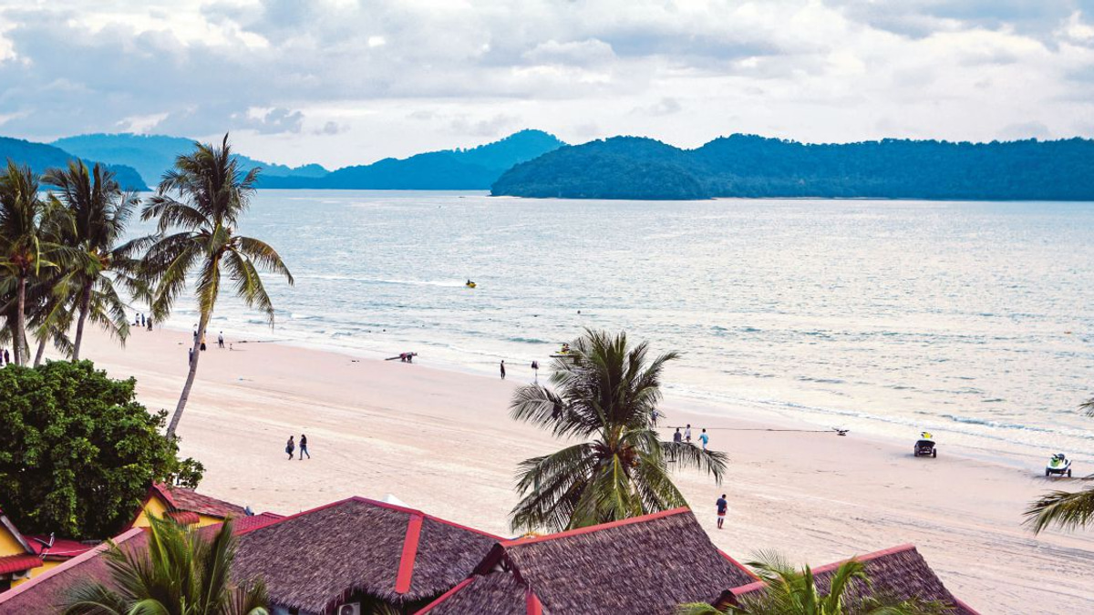 Langkawi falls short of promise, underutilising tourism potential, warns Dr Mahathir