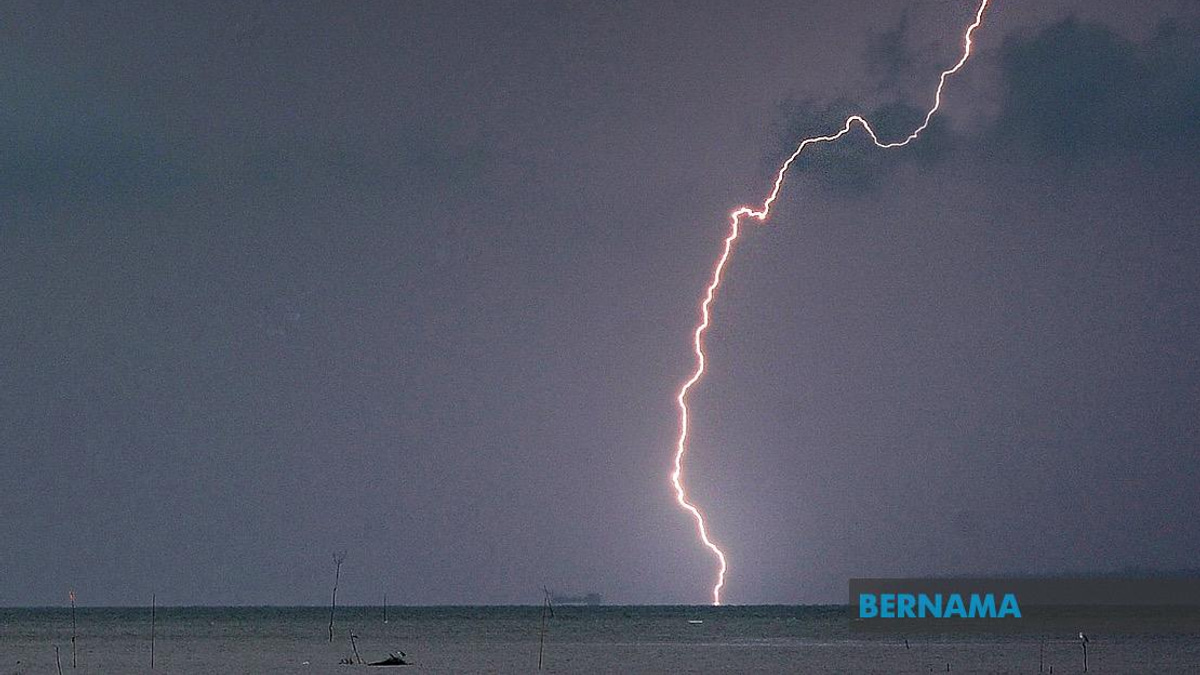 Severe Weather Alert: Seven States and Labuan Face Thunderstorms and Heavy Rain Until Evening