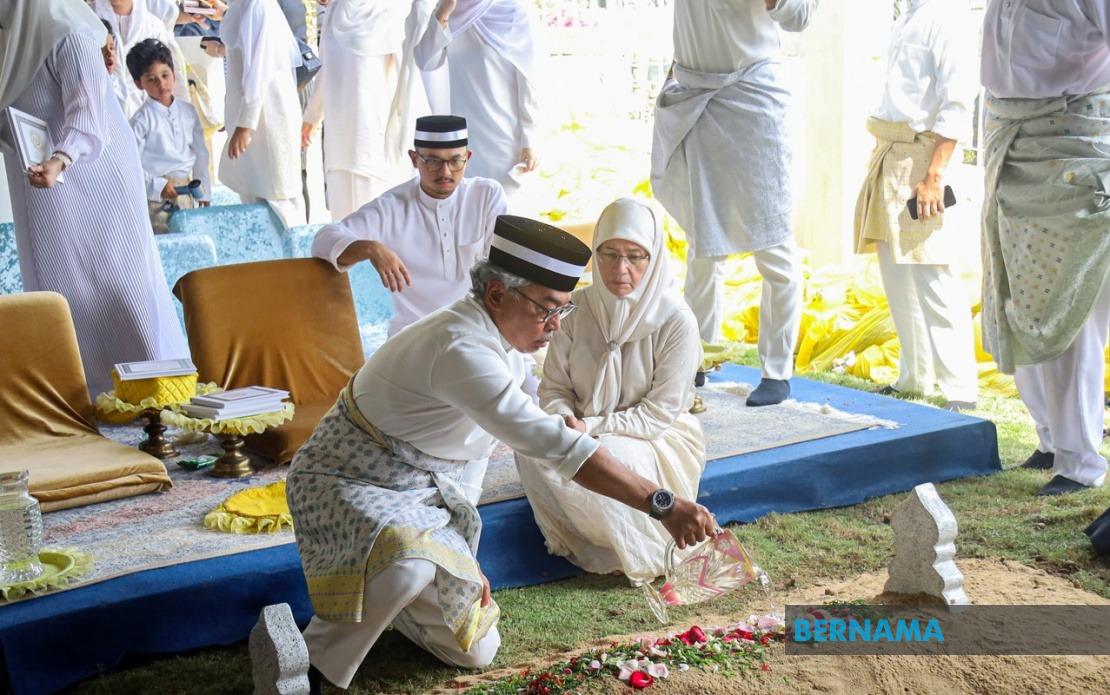 Tengku Puteri Seri Kemala, Elder Sister of Pahang Sultan, Laid to Rest