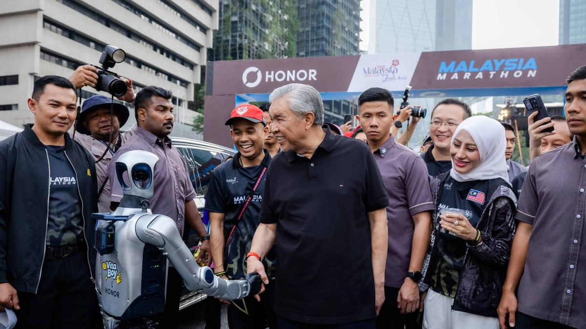HONOR's Humanoid Robots Make Malaysian Debut at 2026 Marathon in Kuala Lumpur