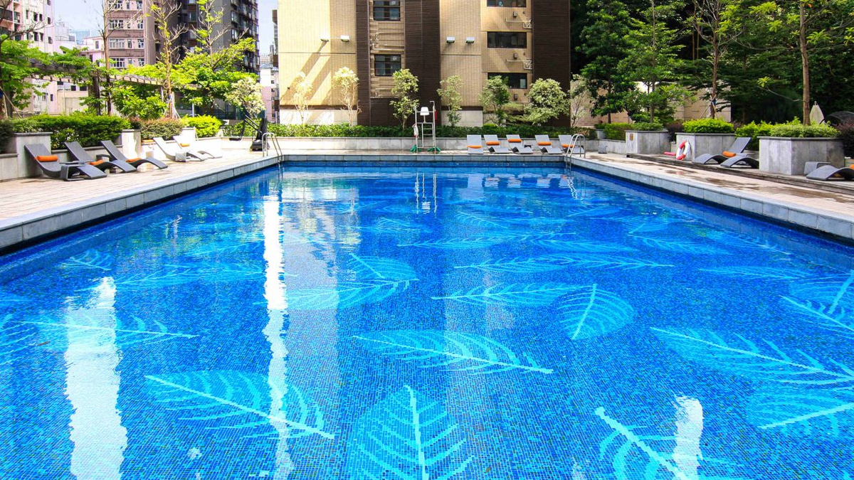 Hong Kong pool shut after lifeguard's fake credentials exposed